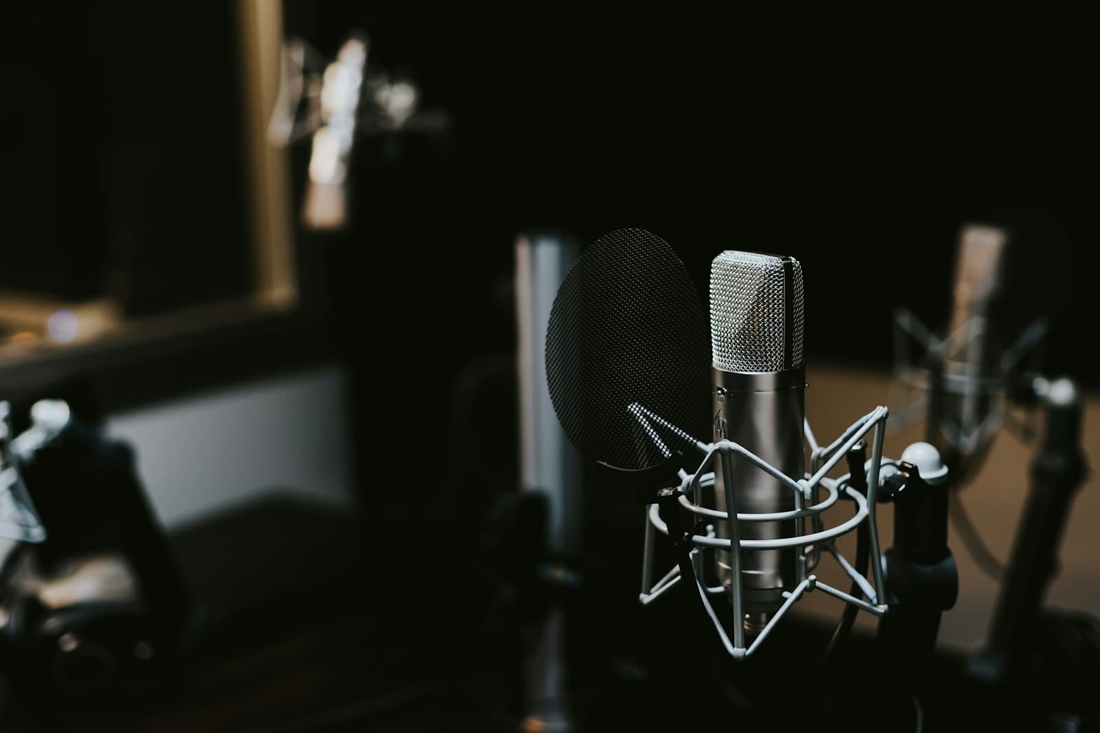 Nina Solnzeva recording in the studio